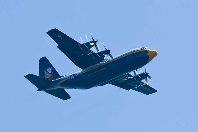 1/640 sec at f / 11 300 mm ISO 400